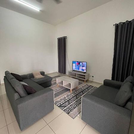 Bungalow Homestay Jasin Perdana Eksteriør billede