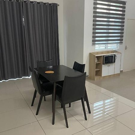 Bungalow Homestay Jasin Perdana Eksteriør billede