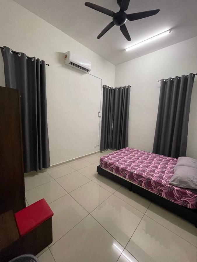 Bungalow Homestay Jasin Perdana Eksteriør billede