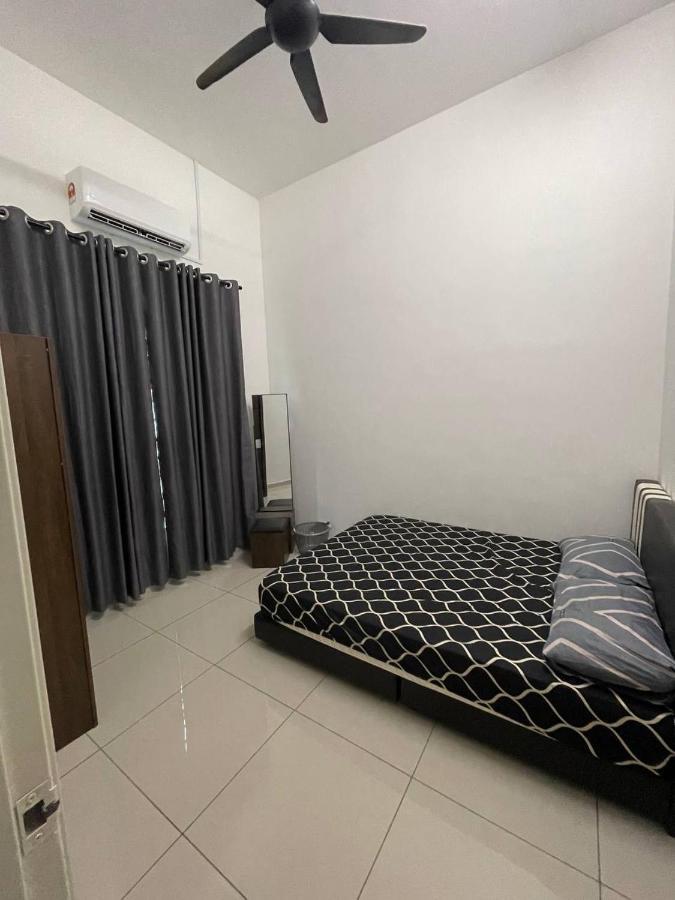 Bungalow Homestay Jasin Perdana Eksteriør billede