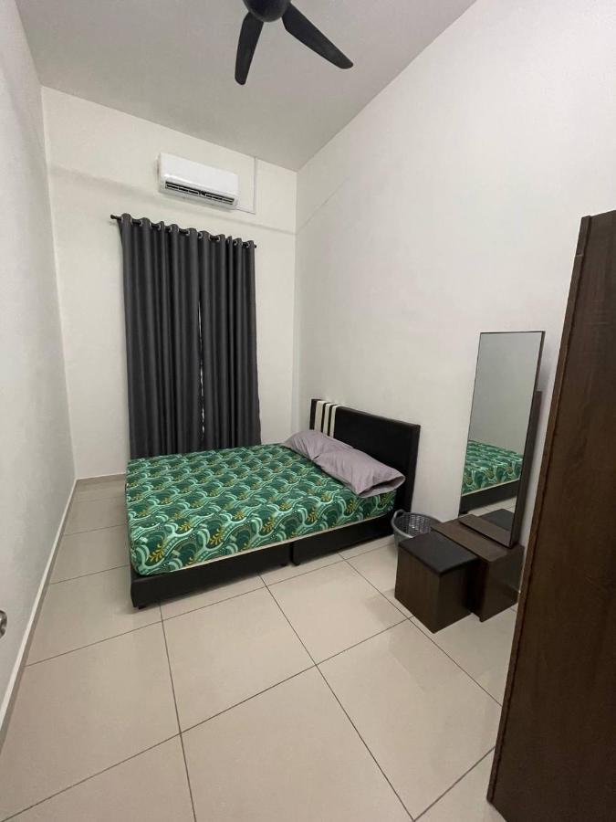 Bungalow Homestay Jasin Perdana Eksteriør billede