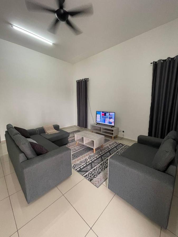 Bungalow Homestay Jasin Perdana Eksteriør billede